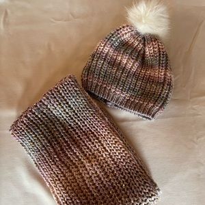 Children Place girls winter hat and scarf.